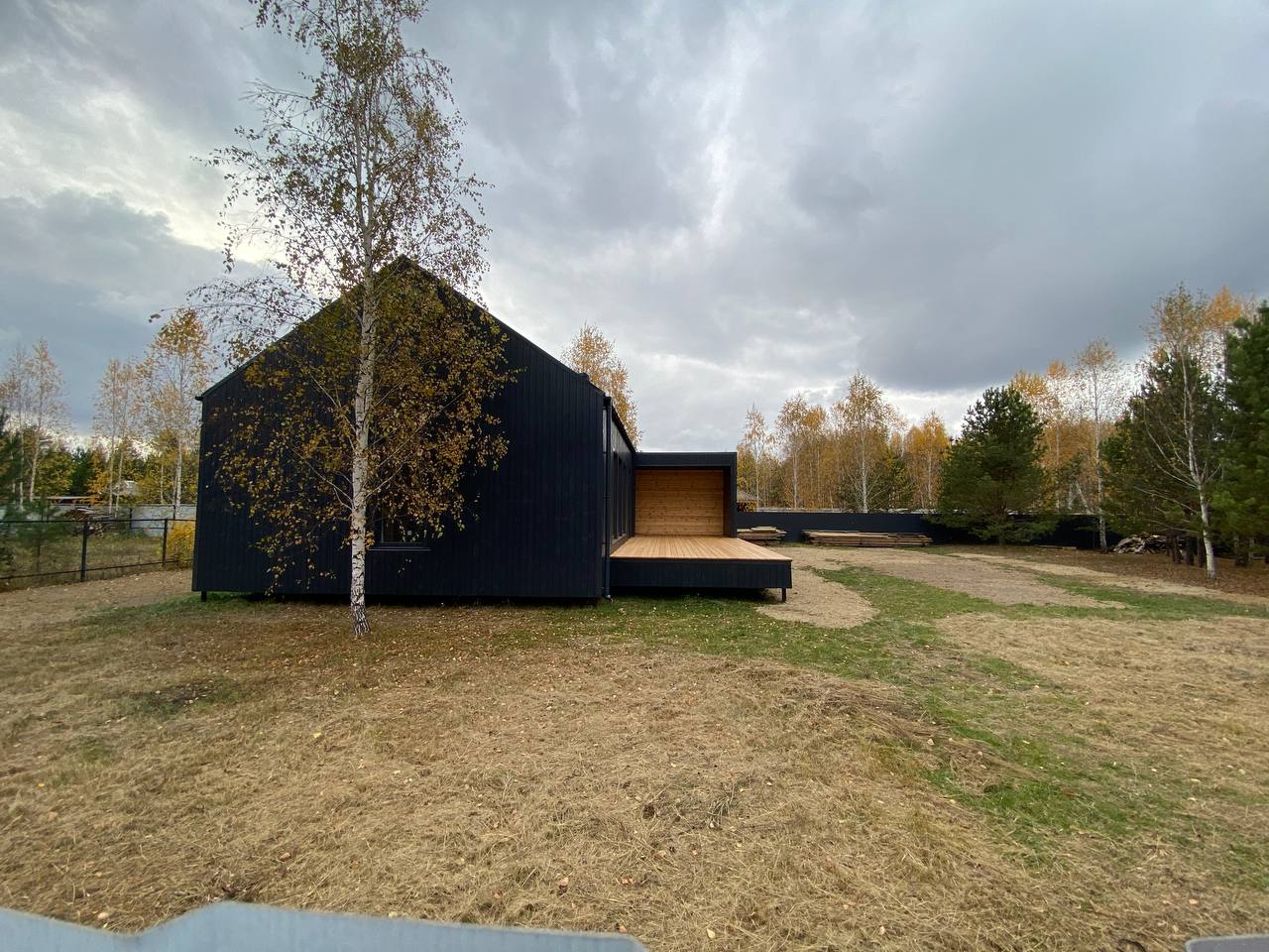 Каркасный дом на винтовых сваях